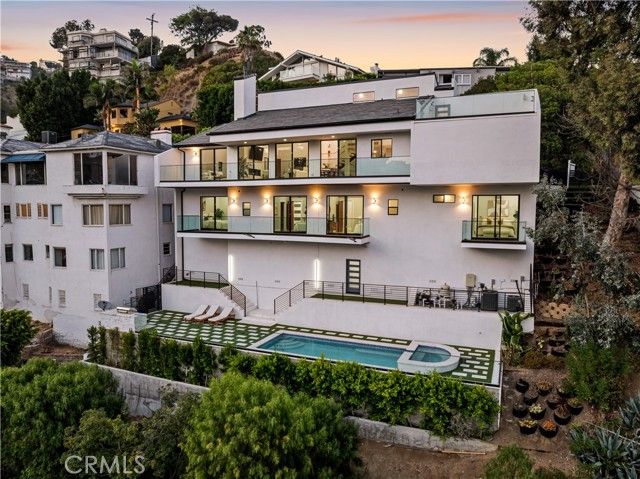 8566 Hollywood Boulevard, Los Angeles, CA 90069