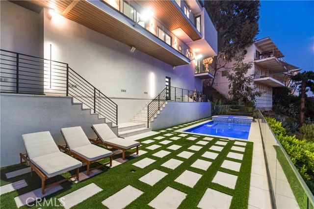 8566 Hollywood Boulevard, Los Angeles, CA 90069