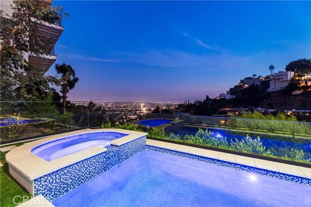 8566 Hollywood Boulevard, Los Angeles, CA 90069