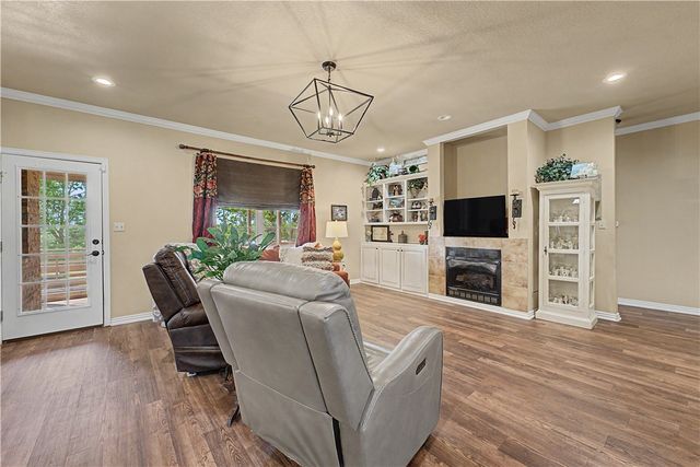 937 Aylesbury Lane, Cave Springs, AR 72718