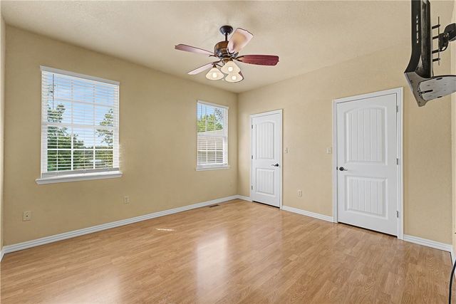 937 Aylesbury Lane, Cave Springs, AR 72718