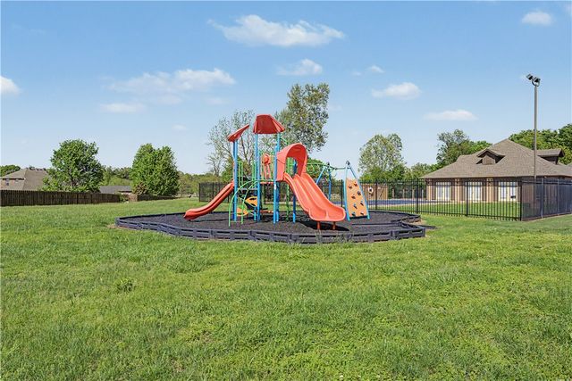 937 Aylesbury Lane, Cave Springs, AR 72718