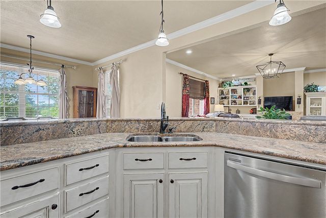 937 Aylesbury Lane, Cave Springs, AR 72718