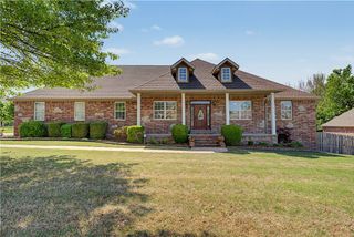 937 Aylesbury Lane, Cave Springs, AR 72718