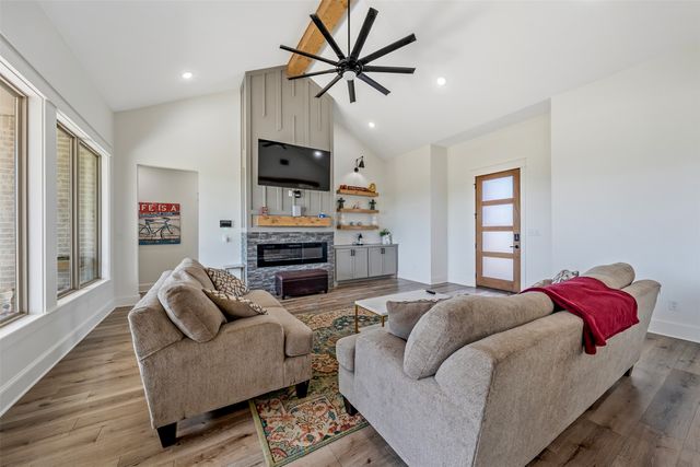 16194 Eagle Lane, Lindale, TX 75771