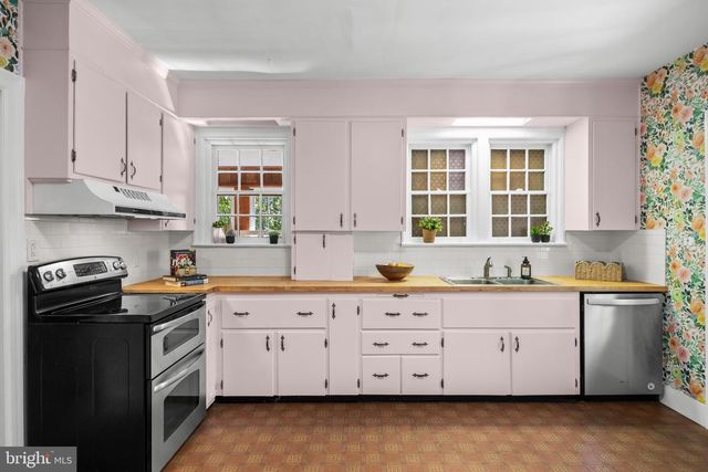77 E MAIN ST, Marlton, NJ 08053