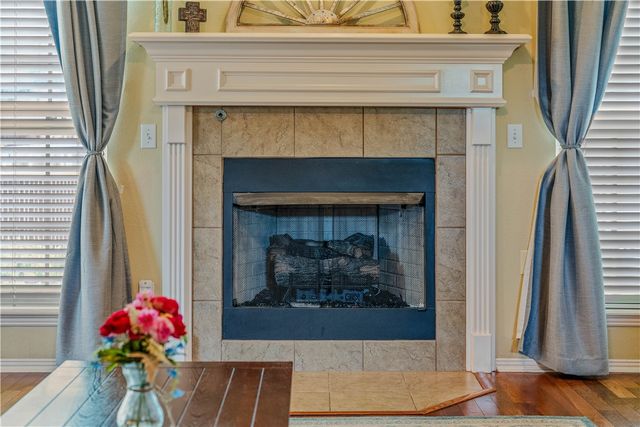 1602 N Oakhaven Place, Fayetteville, AR 72704