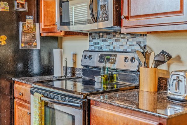 1602 N Oakhaven Place, Fayetteville, AR 72704