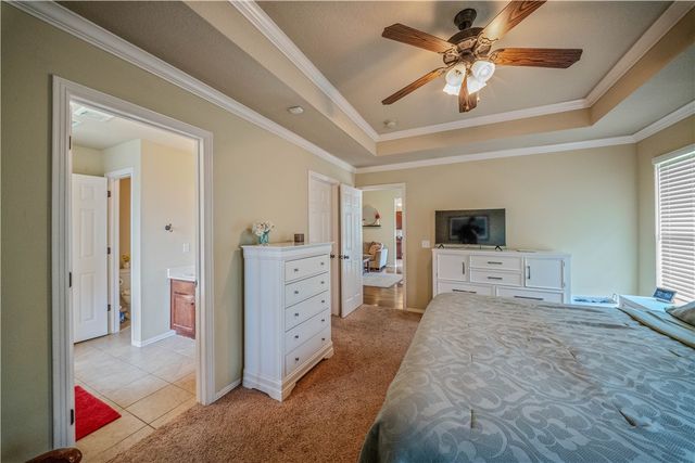 1602 N Oakhaven Place, Fayetteville, AR 72704