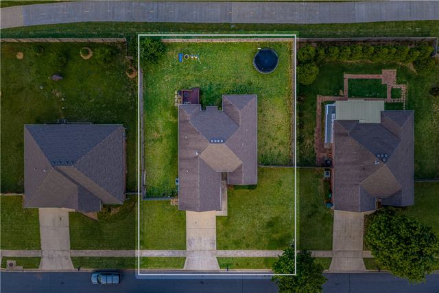 1602 N Oakhaven Place, Fayetteville, AR 72704