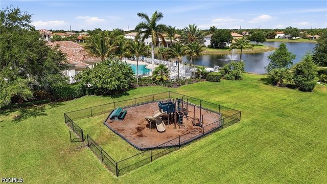 1451 Weeping Willow CT, Cape Coral, FL 33909