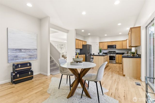 2017 NE 24th Place, Renton, WA 98056