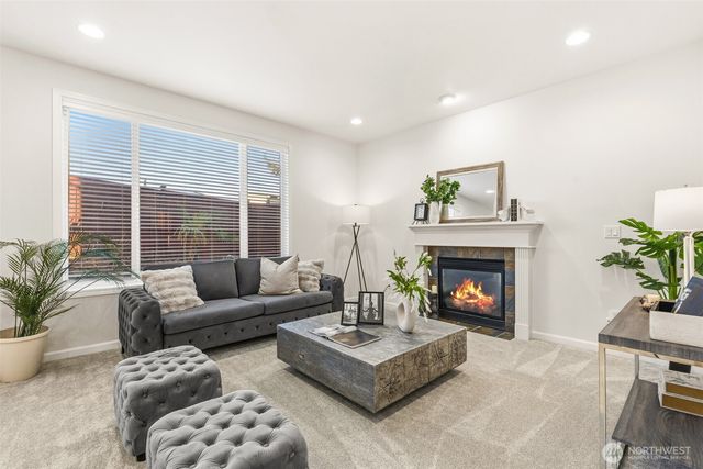 2017 NE 24th Place, Renton, WA 98056