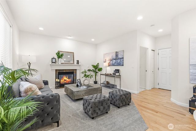 2017 NE 24th Place, Renton, WA 98056