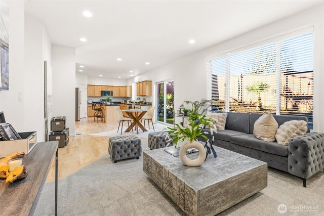 2017 NE 24th Place, Renton, WA 98056