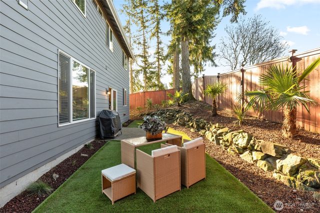 2017 NE 24th Place, Renton, WA 98056