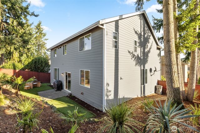 2017 NE 24th Place, Renton, WA 98056