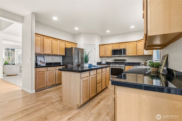 2017 NE 24th Place, Renton, WA 98056