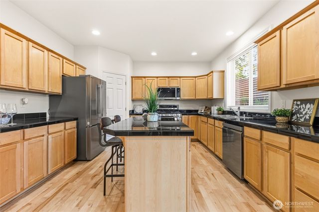 2017 NE 24th Place, Renton, WA 98056