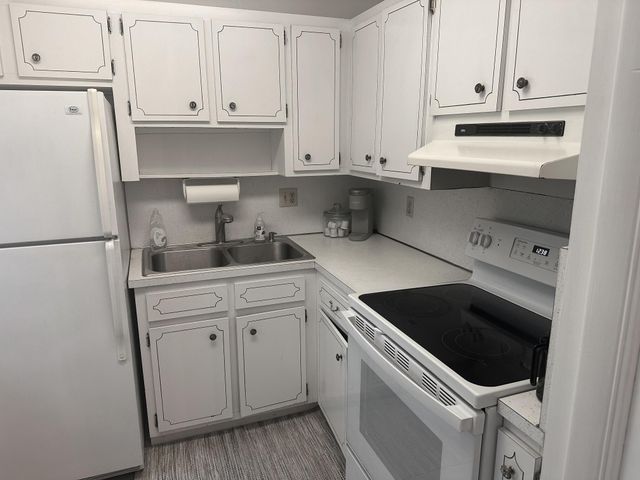 3930 Crystal Lake Drive 206, Deerfield Beach, FL 33064