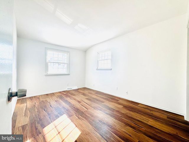 220 SOMERDALE RD, Voorhees, NJ 08043