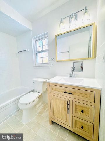 220 SOMERDALE RD, Voorhees, NJ 08043