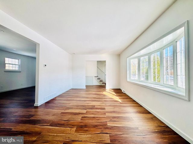 220 SOMERDALE RD, Voorhees, NJ 08043