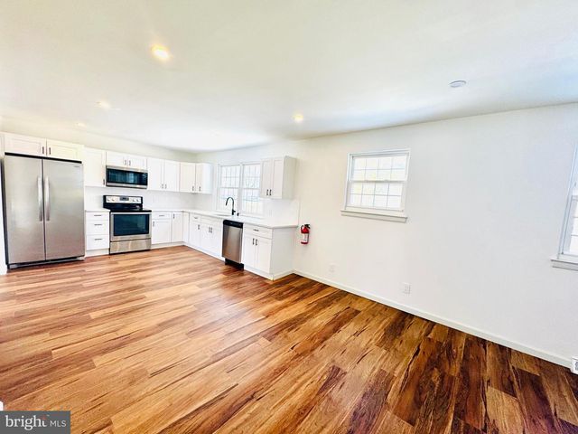 220 SOMERDALE RD, Voorhees, NJ 08043