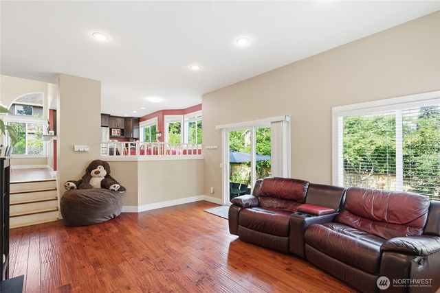 10927 NE 157TH Street, Bothell, WA 98011