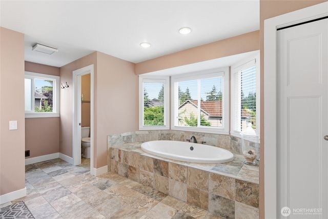 10927 NE 157TH Street, Bothell, WA 98011