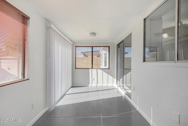 1813 E GRANDVIEW Road, Phoenix, AZ 85022