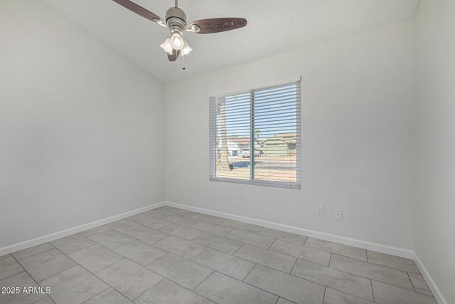 1813 E GRANDVIEW Road, Phoenix, AZ 85022