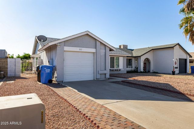 1813 E GRANDVIEW Road, Phoenix, AZ 85022