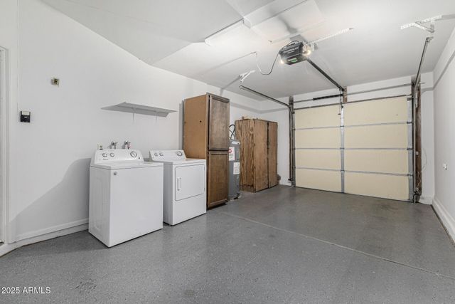 1813 E GRANDVIEW Road, Phoenix, AZ 85022