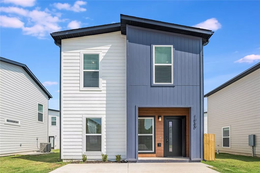 560 Discovery Avenue, Bentonville, AR 72712
