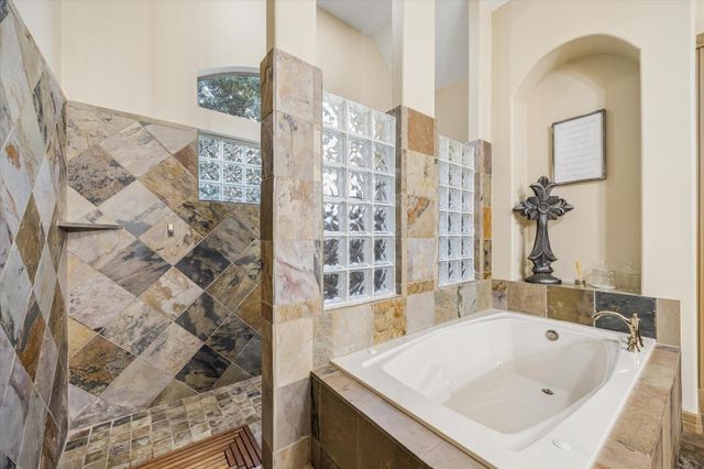 20 Woodshay Court, Montgomery, TX 77356