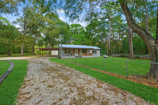 450 Dove Creek Dr, Coldspring, TX 77331