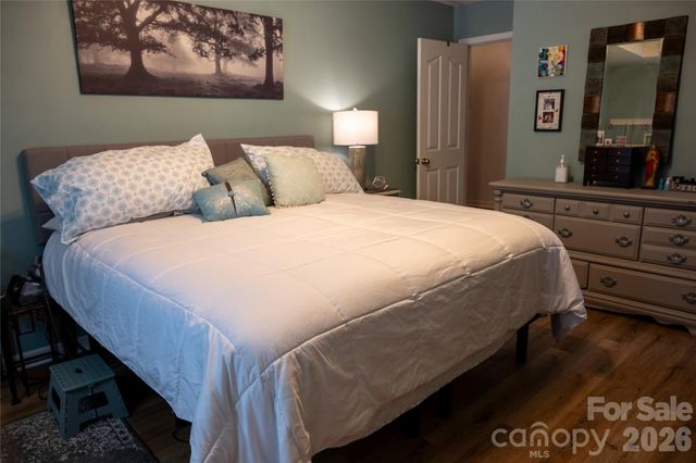 2568 Governors Pointe Court NE, Concord, NC 28025