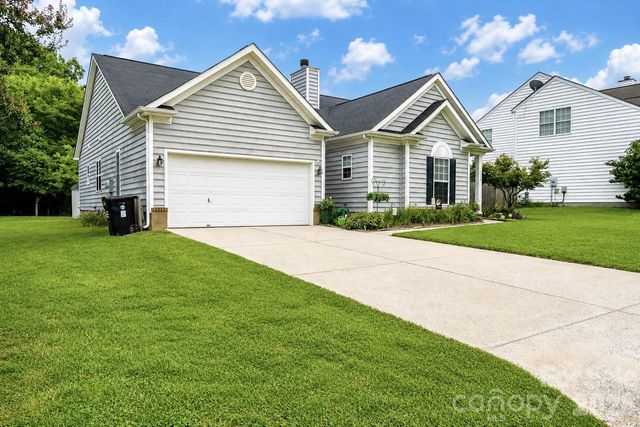2568 Governors Pointe Court NE, Concord, NC 28025
