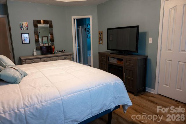 2568 Governors Pointe Court NE, Concord, NC 28025