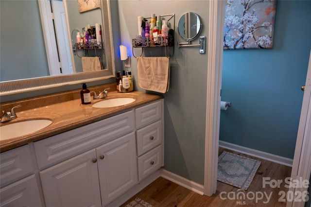 2568 Governors Pointe Court NE, Concord, NC 28025