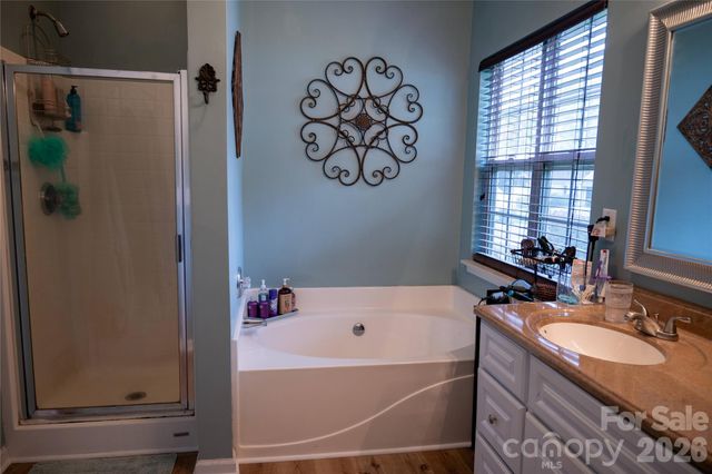 2568 Governors Pointe Court NE, Concord, NC 28025