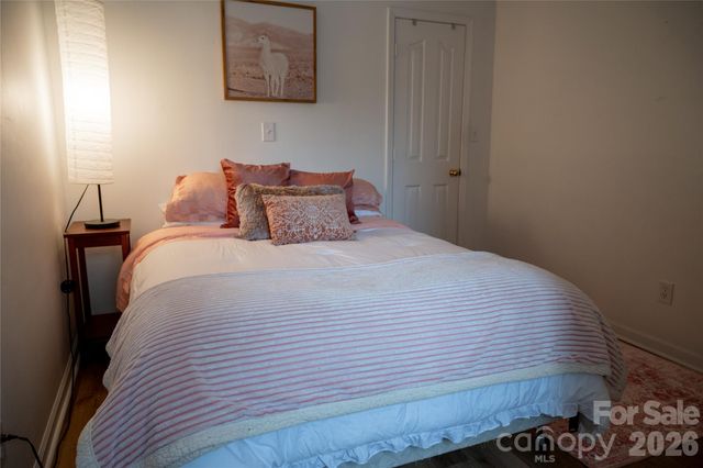 2568 Governors Pointe Court NE, Concord, NC 28025