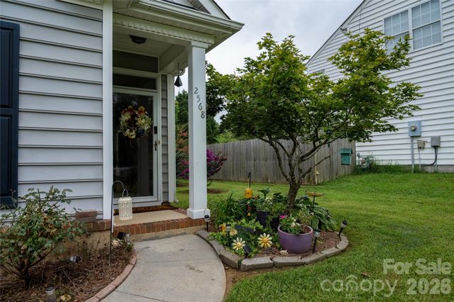 2568 Governors Pointe Court NE, Concord, NC 28025