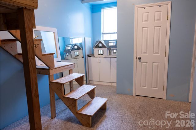 2568 Governors Pointe Court NE, Concord, NC 28025