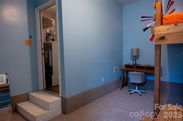 2568 Governors Pointe Court NE, Concord, NC 28025