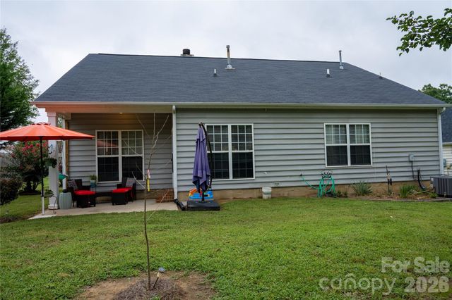 2568 Governors Pointe Court NE, Concord, NC 28025