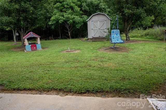 2568 Governors Pointe Court NE, Concord, NC 28025
