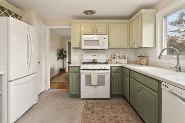 131 Shadowbrook Drive, Greece, NY 14616