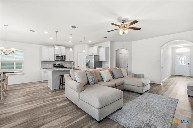 212 Bainbridge Drive, Temple, TX 76502